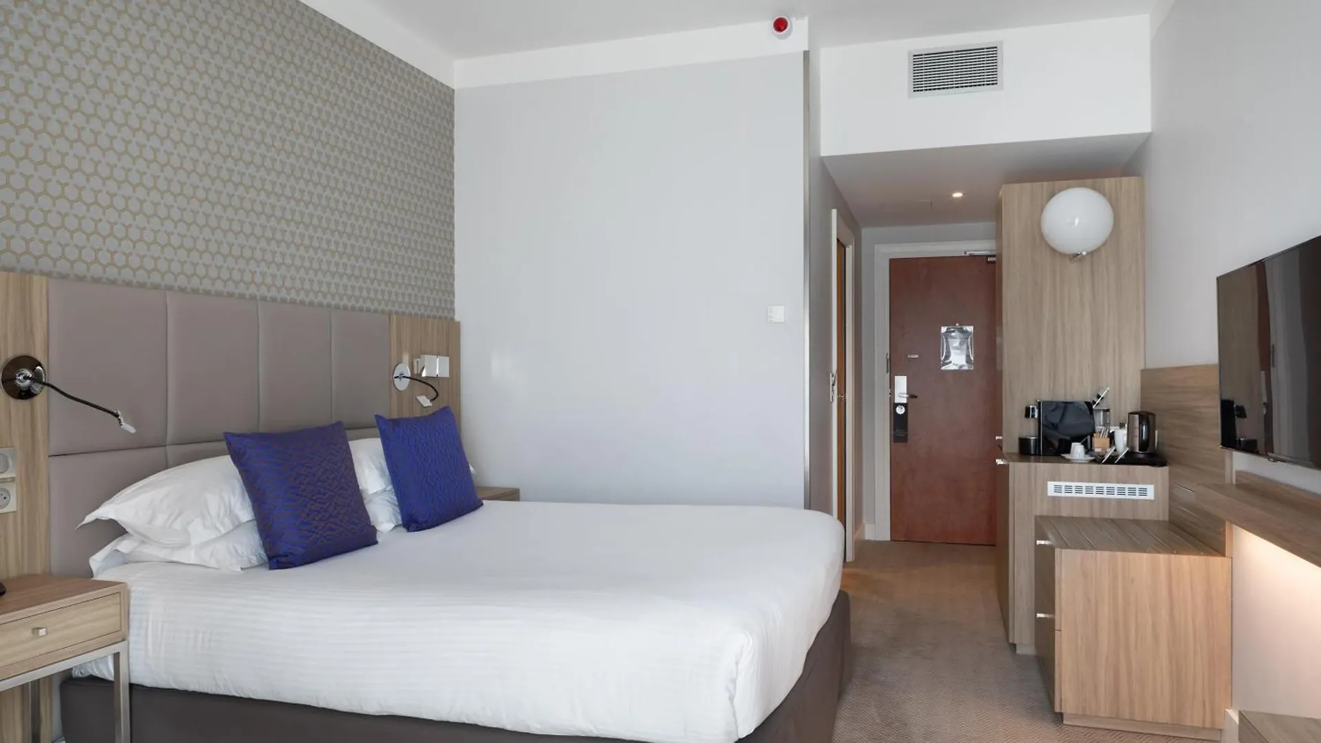 Crowne Plaza Lyon - Cite Internationale Hotel