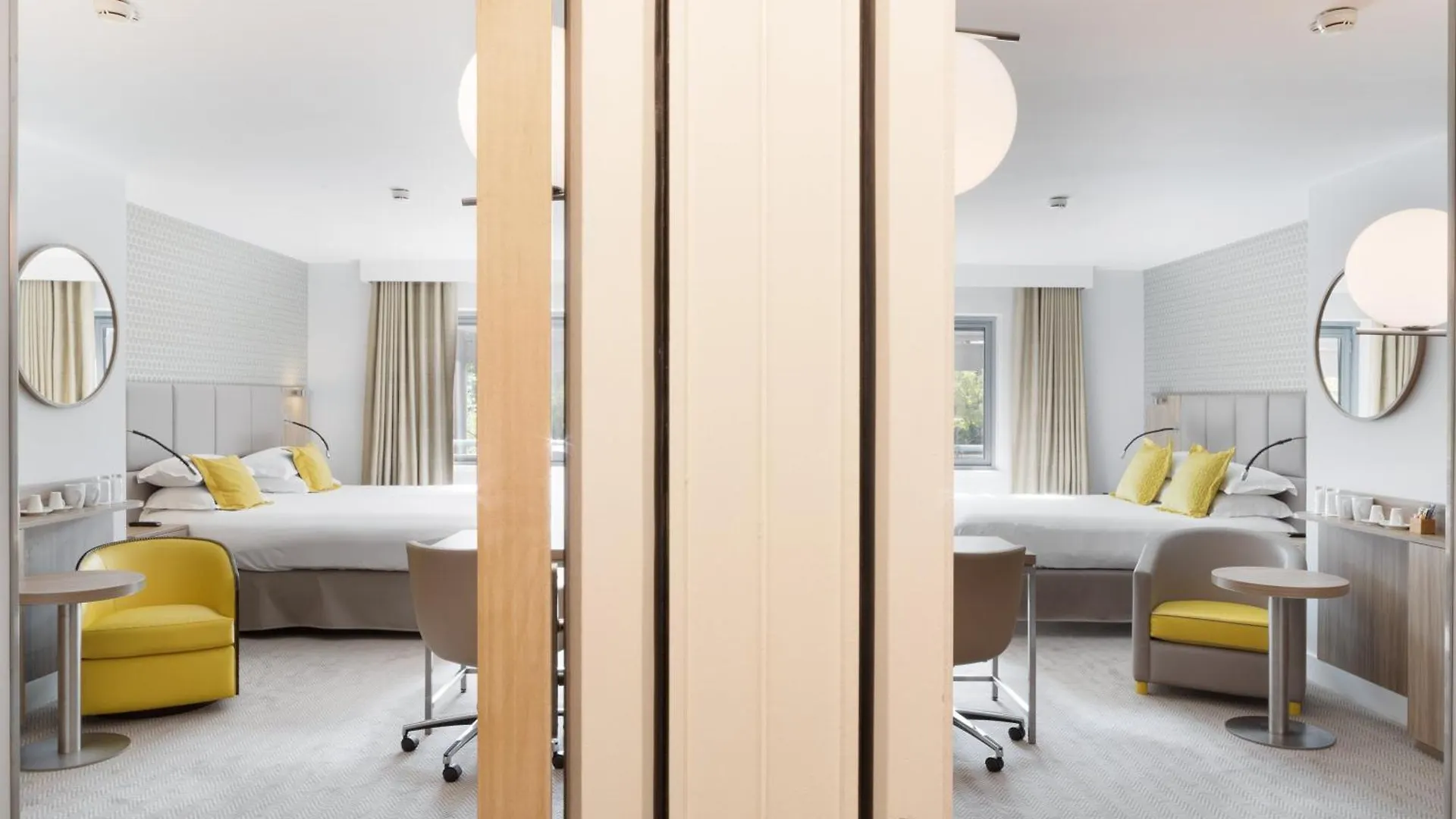 Crowne Plaza Lyon - Cite Internationale Hotel