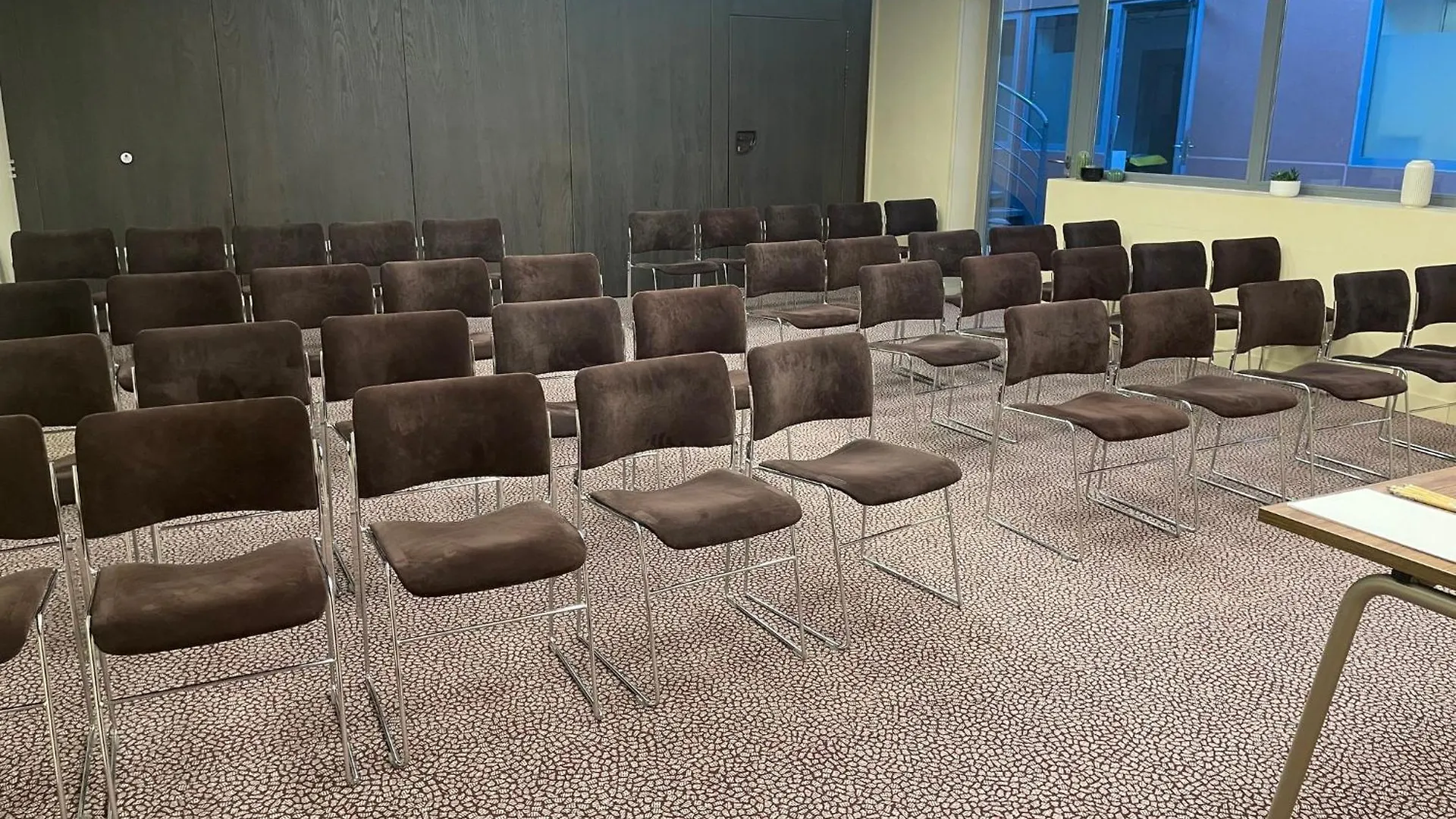 Crowne Plaza Lyon - Cite Internationale Hotel 4*,
