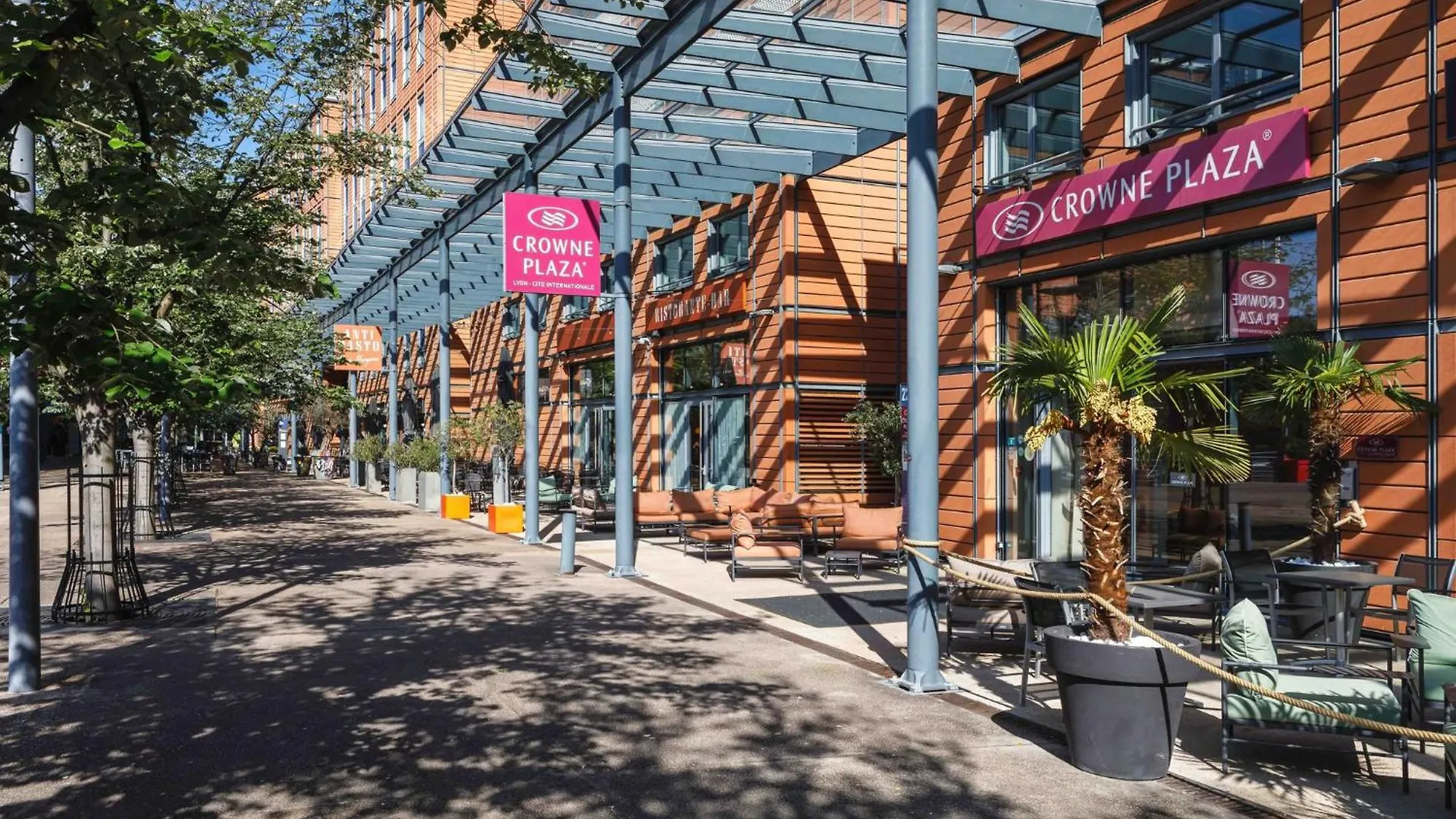 Crowne Plaza Lyon - Cite Internationale location