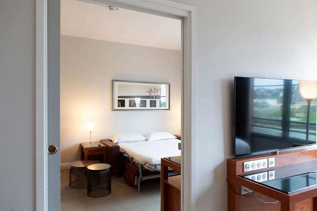 Crowne Plaza Lyon - Cite Internationale Hotel