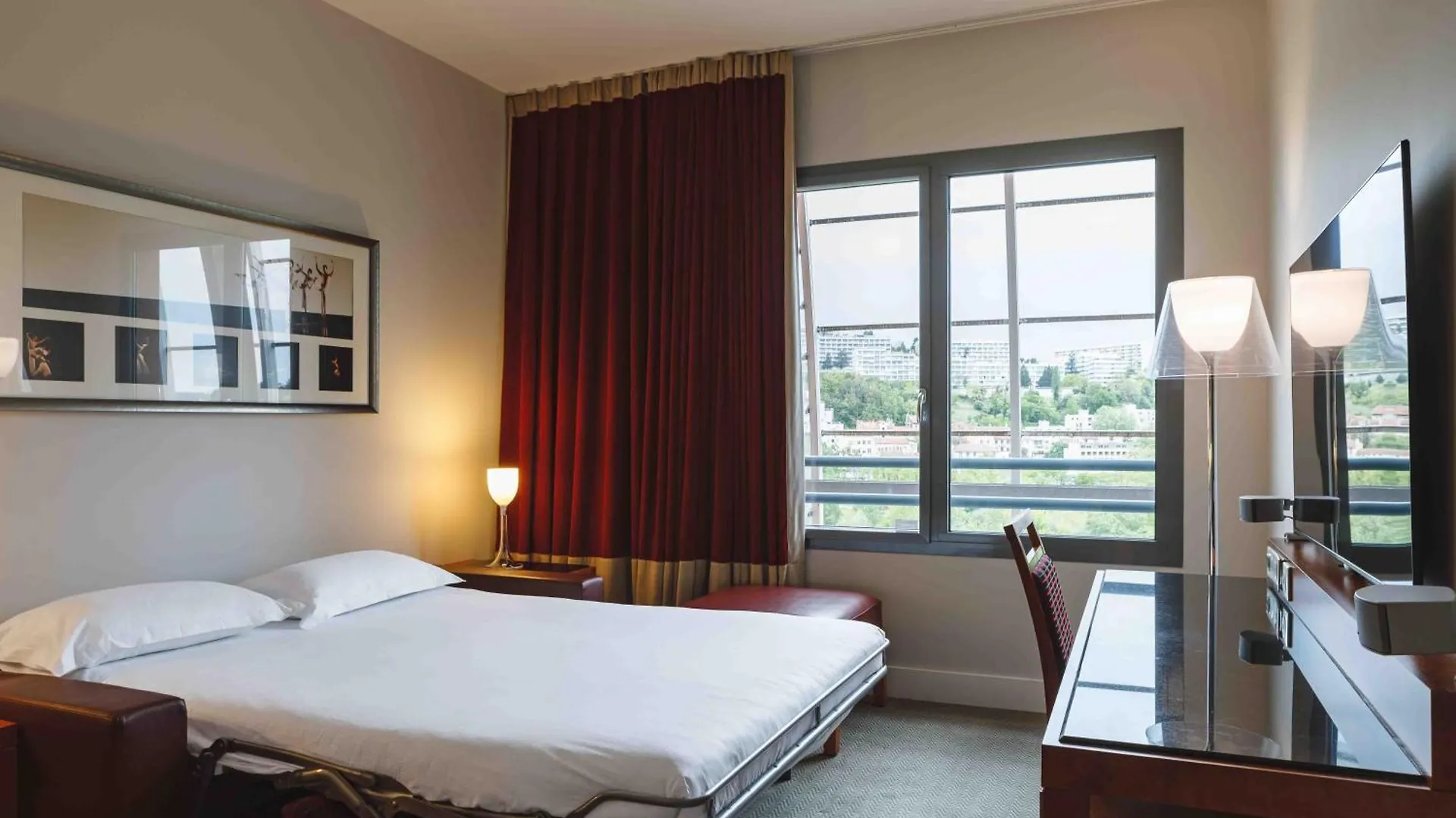 Crowne Plaza Lyon - Cite Internationale Hotel 4*,