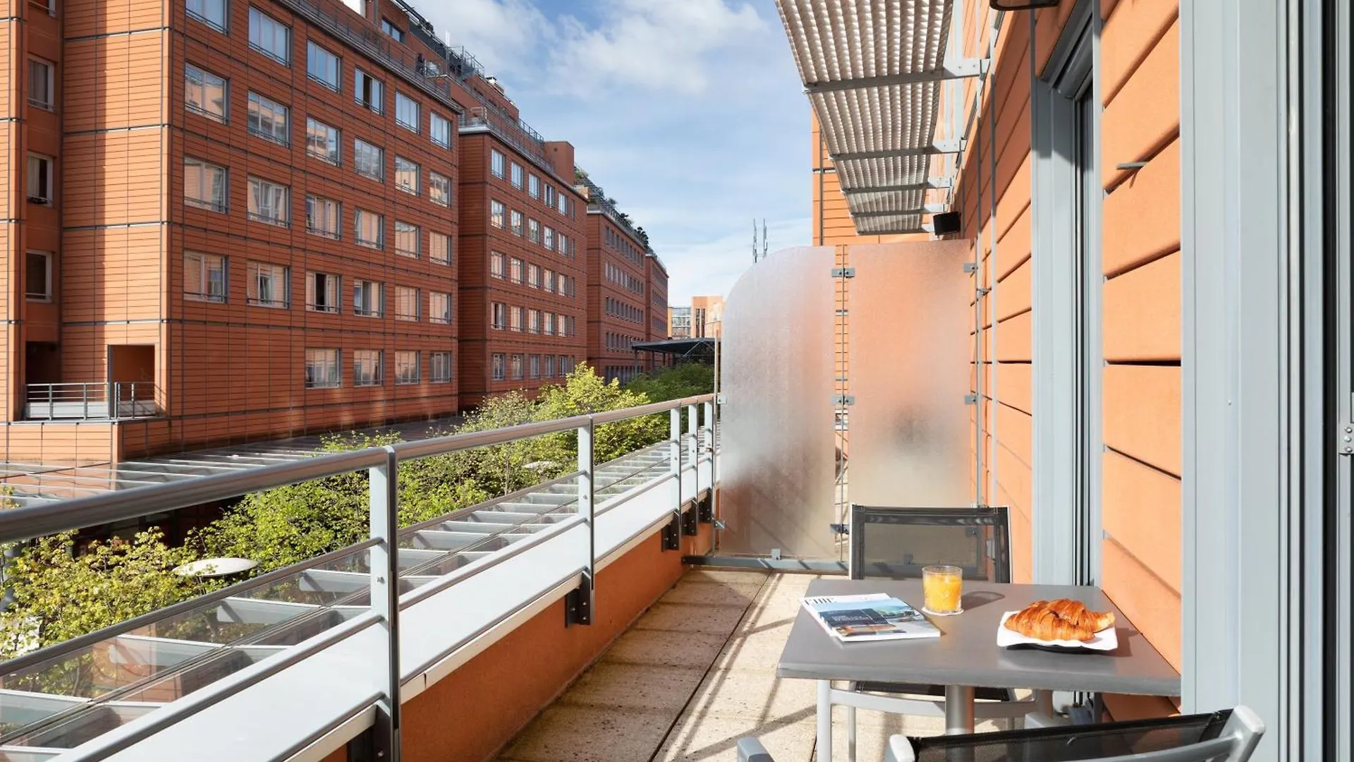 Crowne Plaza Lyon - Cite Internationale Hotel