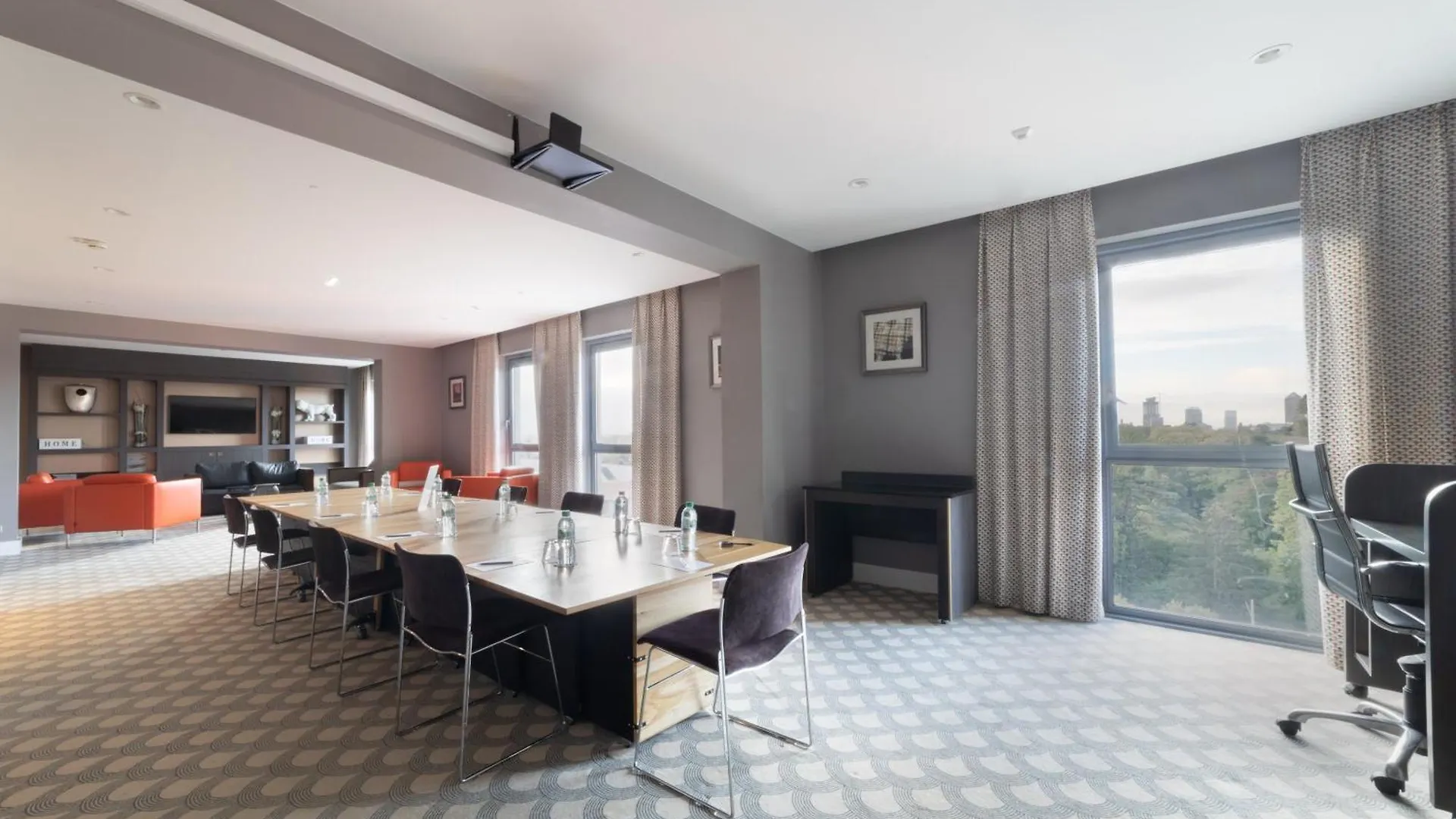 Crowne Plaza Lyon - Cite Internationale Hotel