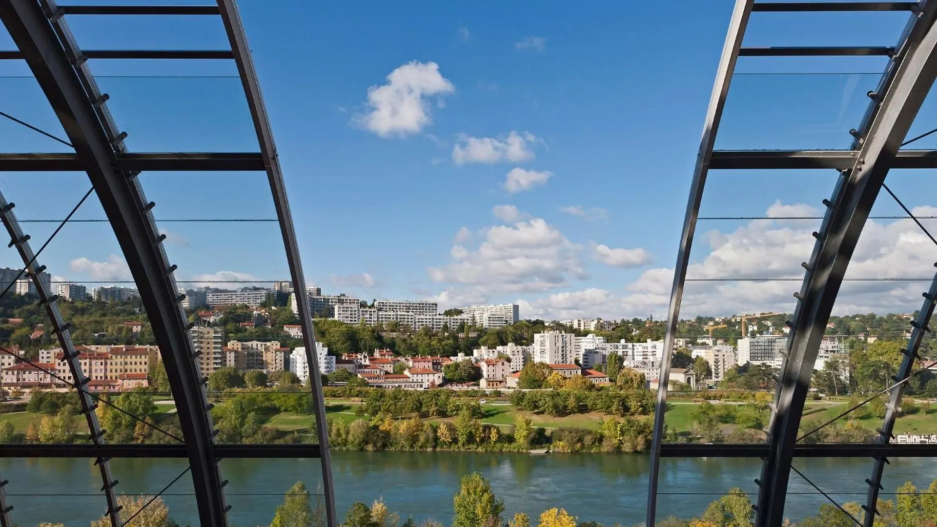 Отель Crowne Plaza Lyon - Cite Internationale