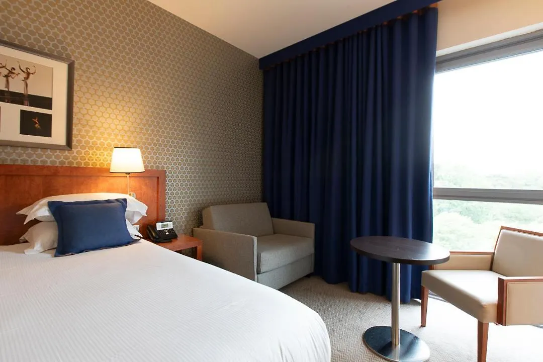 Отель Crowne Plaza Lyon - Cite Internationale